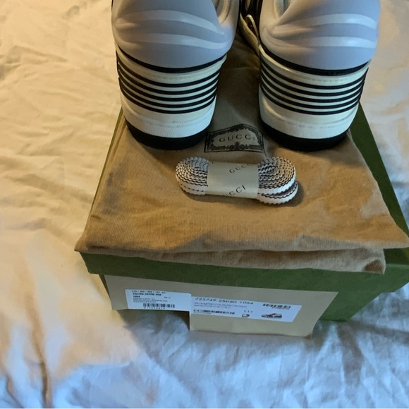 Gucci sneakers in great condition size 12 US w/box & dust bags - Picture 5 of 7